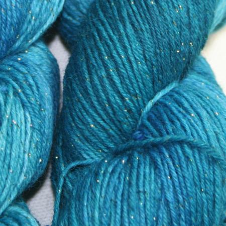 Handgefärbte Sockenwolle mit Glitzer
