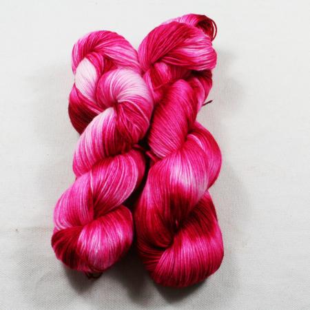 Handgefärbte Sockenwolle mit Merino